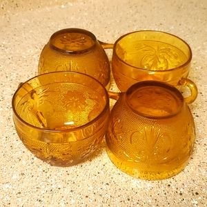 Tiara amber mugs